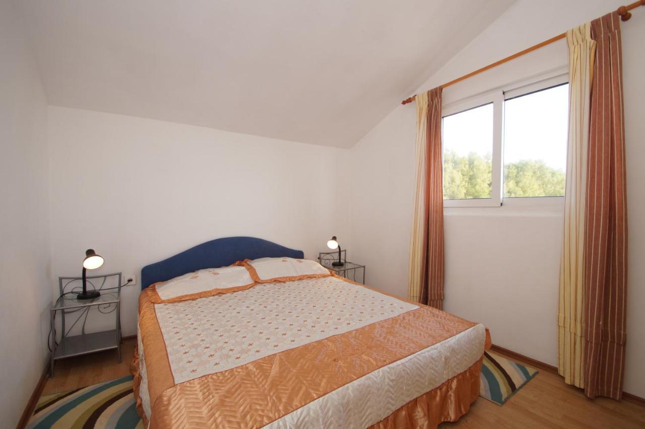 Apartments By The Sea Zavalatica, Korcula - 247 Bagian luar foto
