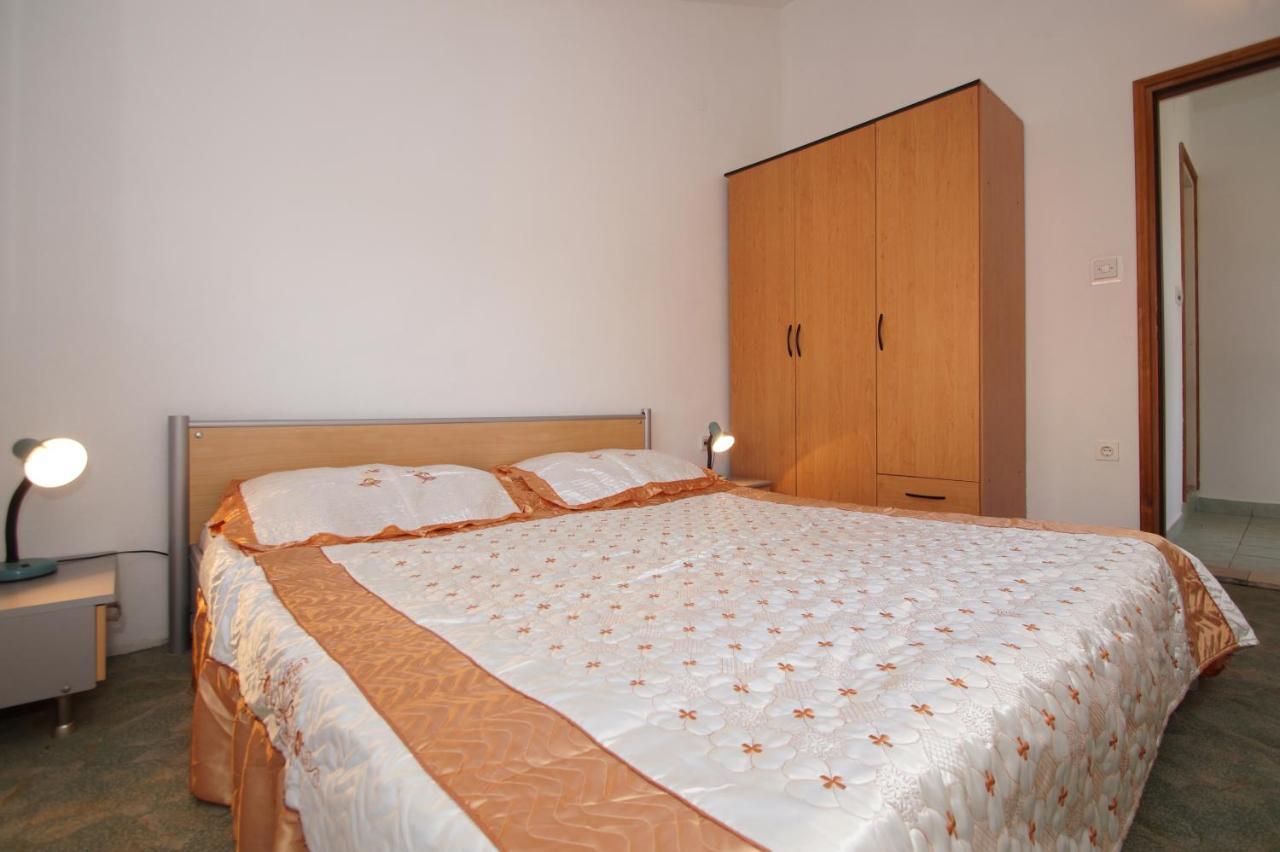 Apartments By The Sea Zavalatica, Korcula - 247 Bagian luar foto